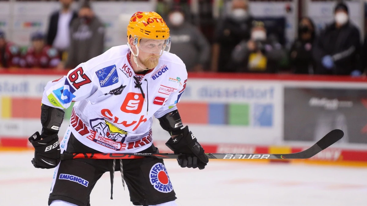 Stanislav Dietz (Fischtown Pinguins, Nr. 67)
im Spiel der Duesseldorfer EG gegen die Fischtown Pinguins Bremerhaven
(Penny DEL, 27.12.2020)