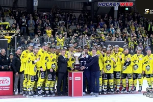 Die Krefeld Pinguine sind Meister der DEL2 und steigen in die DEL auf.