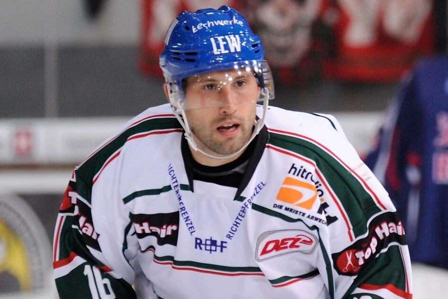 Panther verlängern mit Brian Roloff