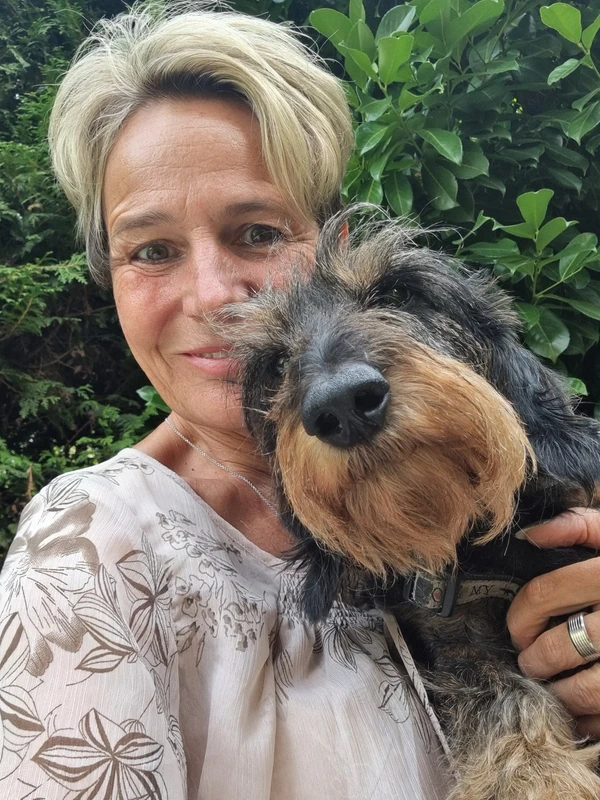 Sabrina und ihr Dackel Viktor