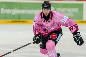 Enrico Saccomani traf zweimal für die Füchse Duisburg beim nächtlichen Sieg gegen die Hannover Scorpions.