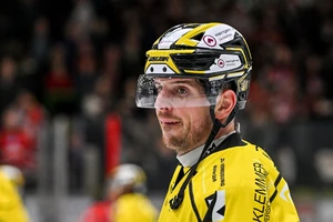 Sandro Schönberger traf zweimal beim 10:6-Sieg der Tölzer Löwen gegen die Erding Gladiators.